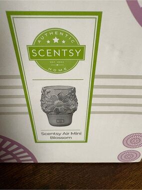 Scentsy White Blossom Plug-In Air Mini diffuser